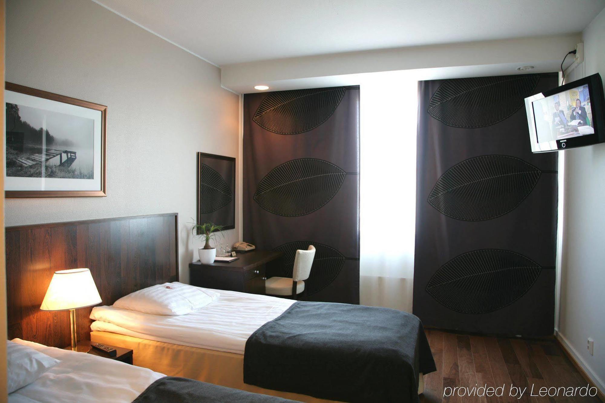 Hotel Emilia 하민리나 외부 사진